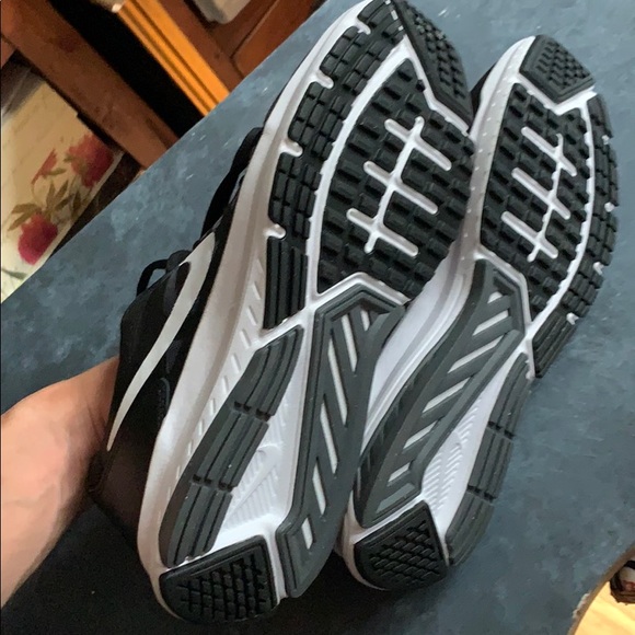 Nike shoes - Picture 5 of 5